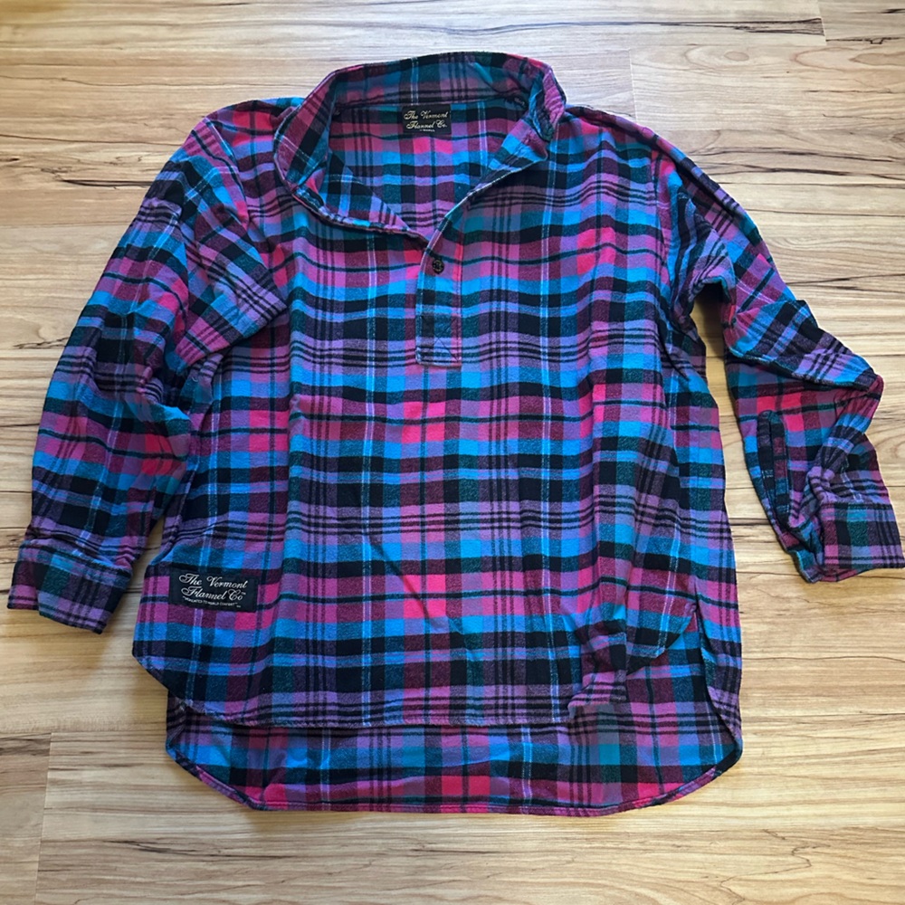 The Vermont flannel Company Henley